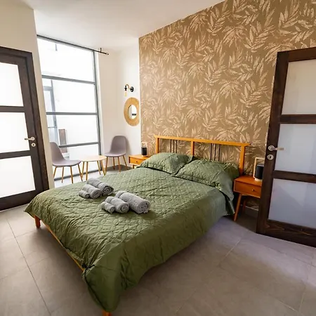 Entire House 3 Bedrooms
