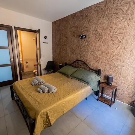 Entire House 3 Bedrooms 维多利亚