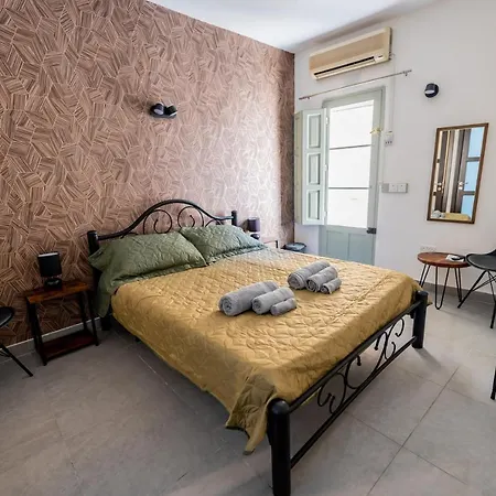 Entire House 3 Bedrooms