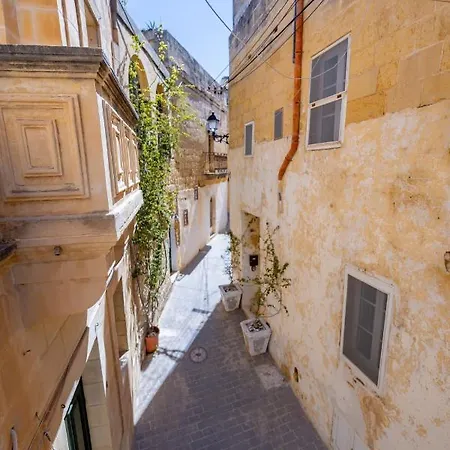 Entire House 3 Bedrooms 维多利亚