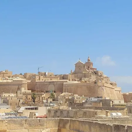 Entire House 3 Bedrooms 度假居 *