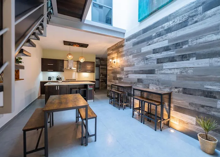 Entire House 3 Bedrooms Сasa de vacaciones *