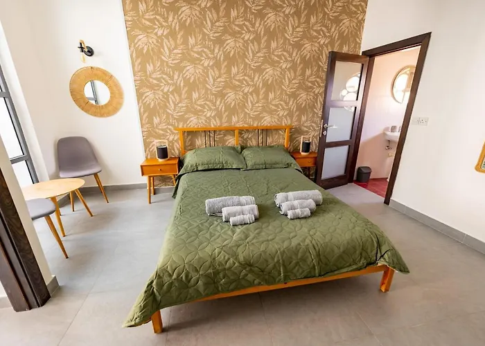 Entire House 3 Bedrooms